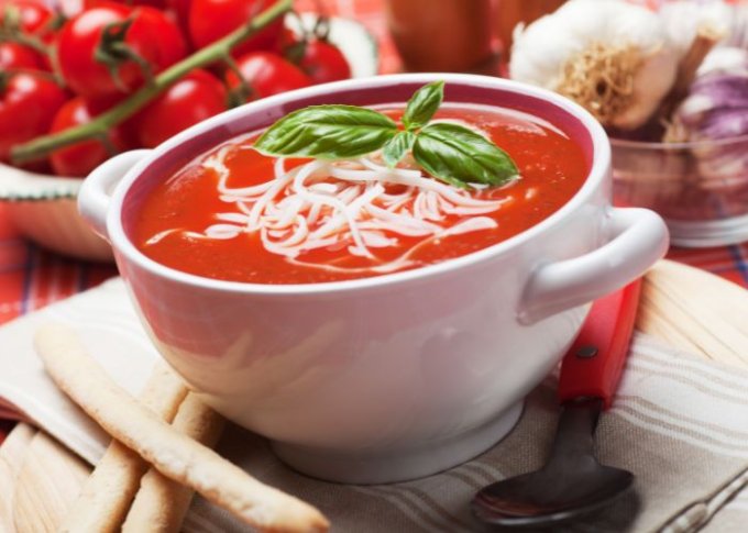 Zupa pomidorowa to podstawa menu na diecie zupowej